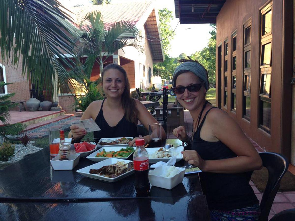 Bognot Lodge : Alvin Bognot Mt Pinatubo Guesthouse And Tours Santa Juliana Ruang foto