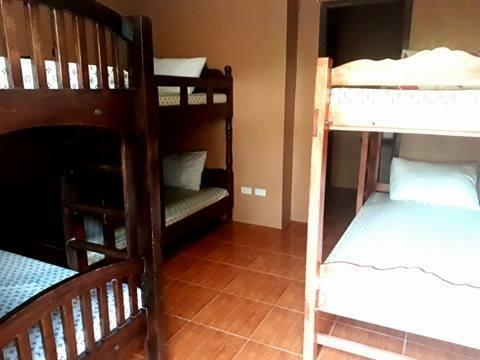 Bognot Lodge : Alvin Bognot Mt Pinatubo Guesthouse And Tours Santa Juliana Bagian luar foto